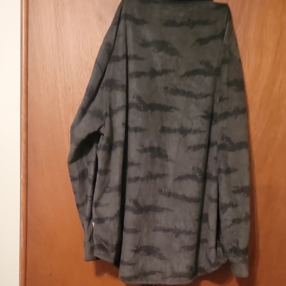 Free Assembly Shirt - Picture 2 of 9